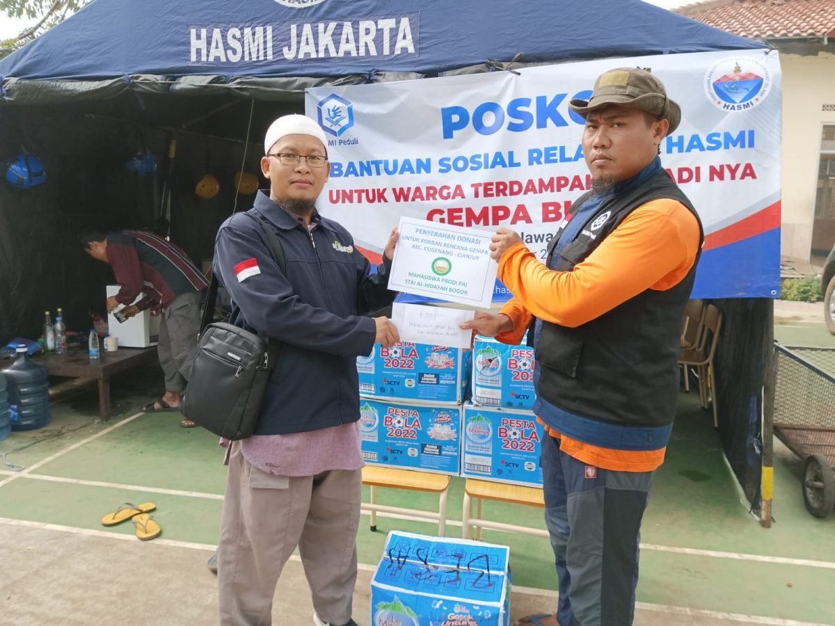 Penyerahan Donasi Dari Program Studi Pendidikan Agama Islam Untuk Korban Bencana Gempa Cianjur