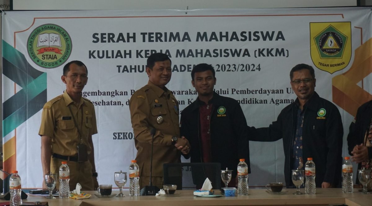 Pembukaan KKM dan Serah Terima Mahsiswa STAI Al-Hidayah Bogor Tahun Akademik 2023/2024 di Kecamatan Ciampea