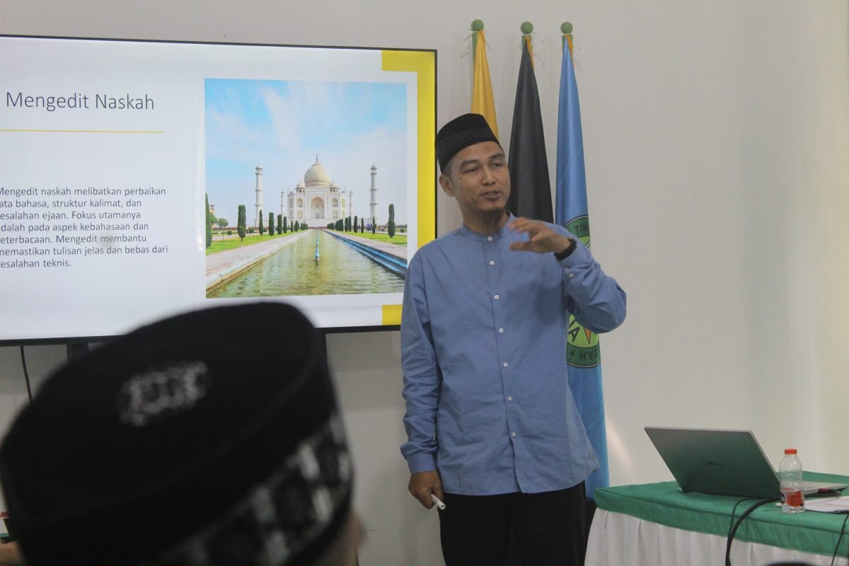 Workshop Peningkatan Kompetensi Editor Artikel Jurnal Ilmiah Edukasi Islami dan Islamic Management