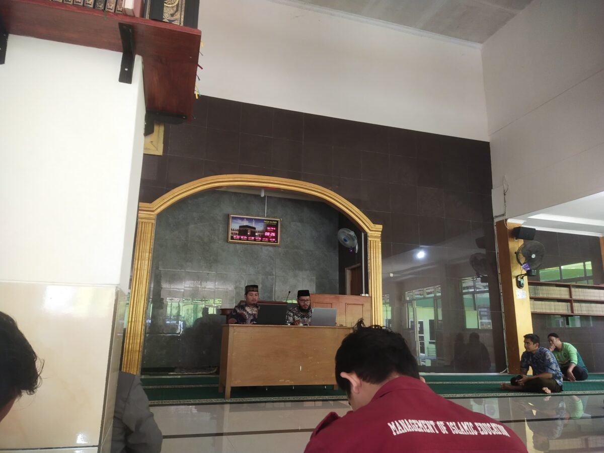 LDTBA STAI Al-Hidayah Bogor Gelar Kajian Rutin Tenaga Kependidikan dan Dosen