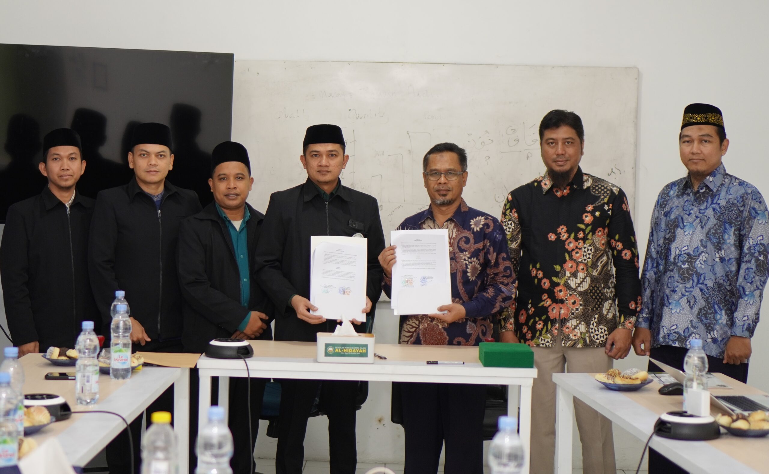 Tingkatkan Mutu Pengelolaan Perguruan Tinggi, STIQ Ar-Rahman Lakukan Kunjungan Benchmarking dan Penandatanganan MoU dengan Institut Agama Islam Al-Hidayah Bogor